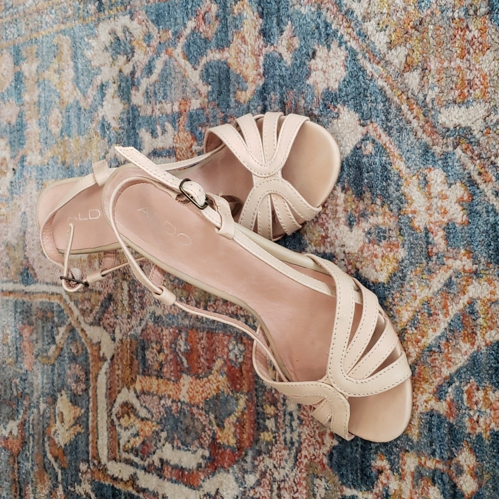 Aldo light cream beige scrappy heel sz 38 EUC
